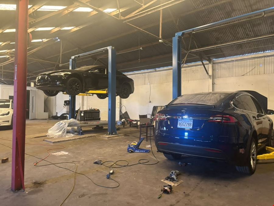 MECHANIC SHOP / AUTO BODY SHOP FOR LEASE