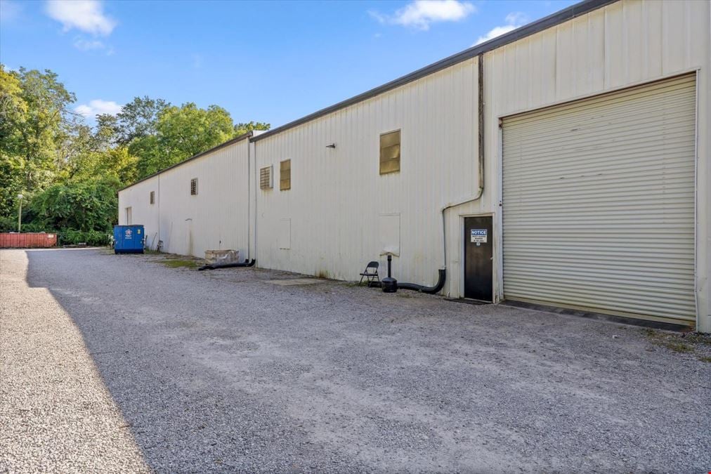 Conditioned Industrial Facility with 8 Cranes