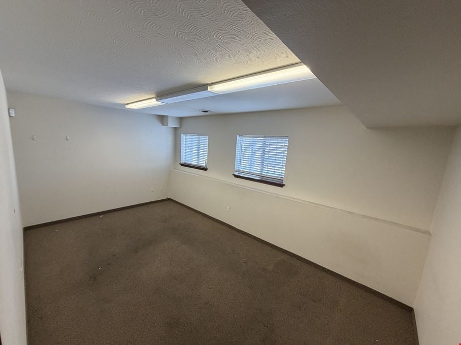 3606 E. Wellesley Ave