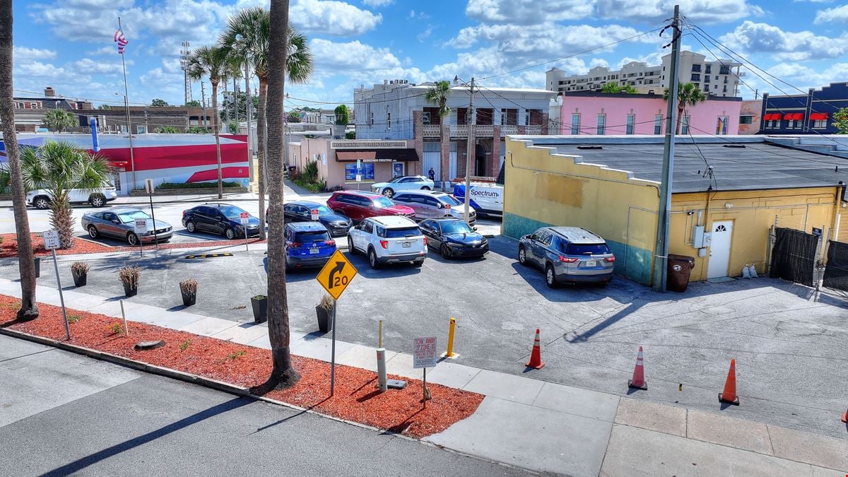 Downtown Kissimmee Commercial Opportunity with Parking