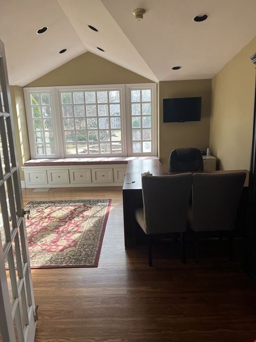 18 Kings Highway West