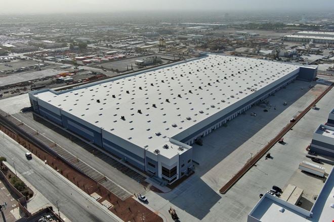 Preview of Industrial space for Rent at 3670 North Commerce Street