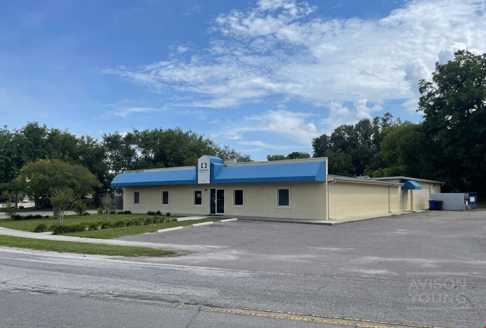 300 W Franklin St