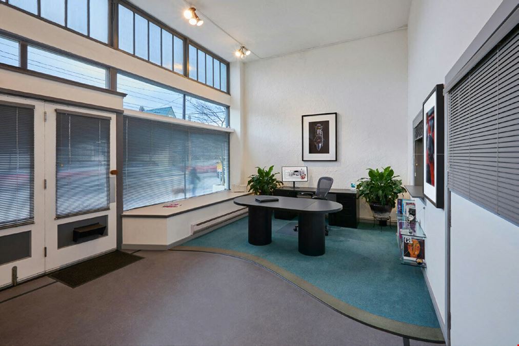 619-621 W McGraw
