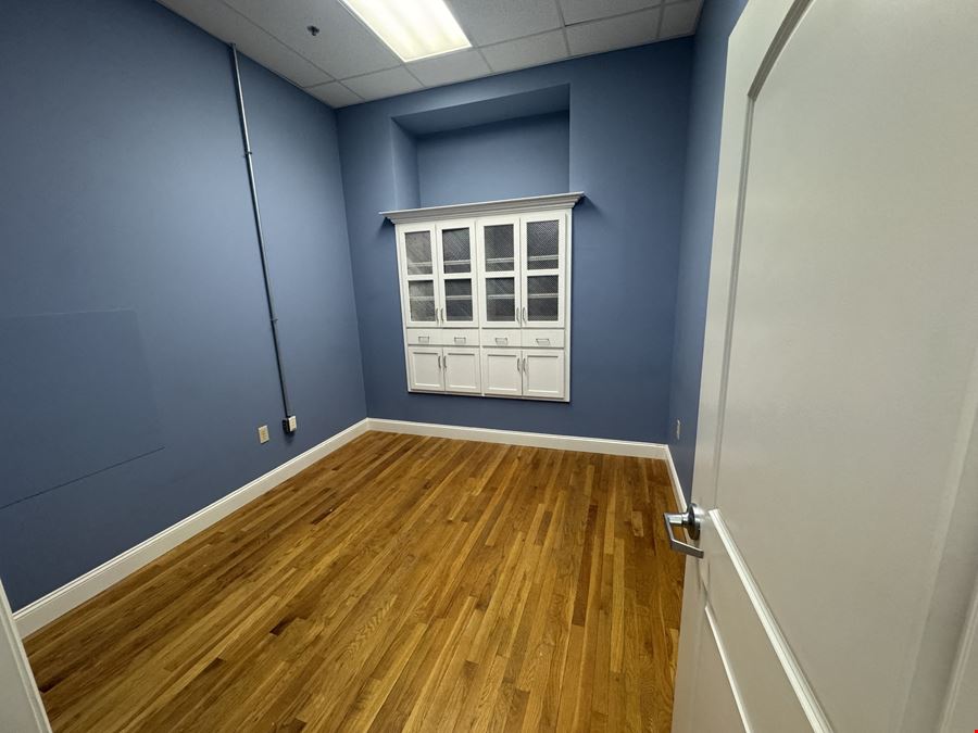 236 W Main St