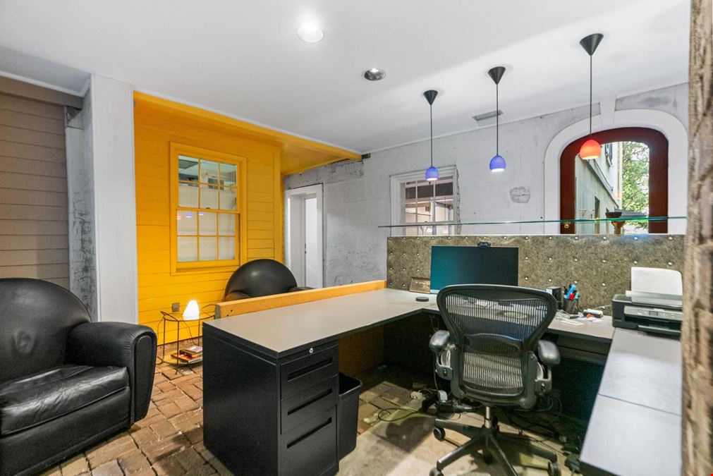 216 E. Gaston Street, Garden Level