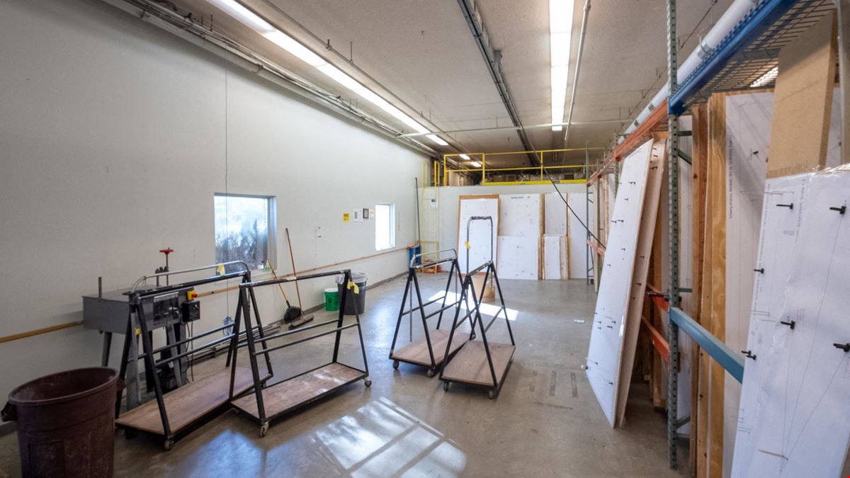 Prime Industrial Flex Space for Lease