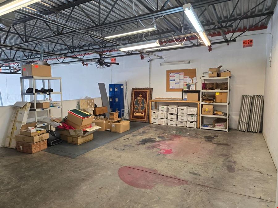 Immediate Occupancy For Lease 2,500SQFT Off/W