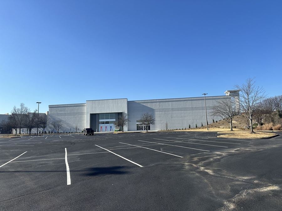 Former Sears at Wolfchase