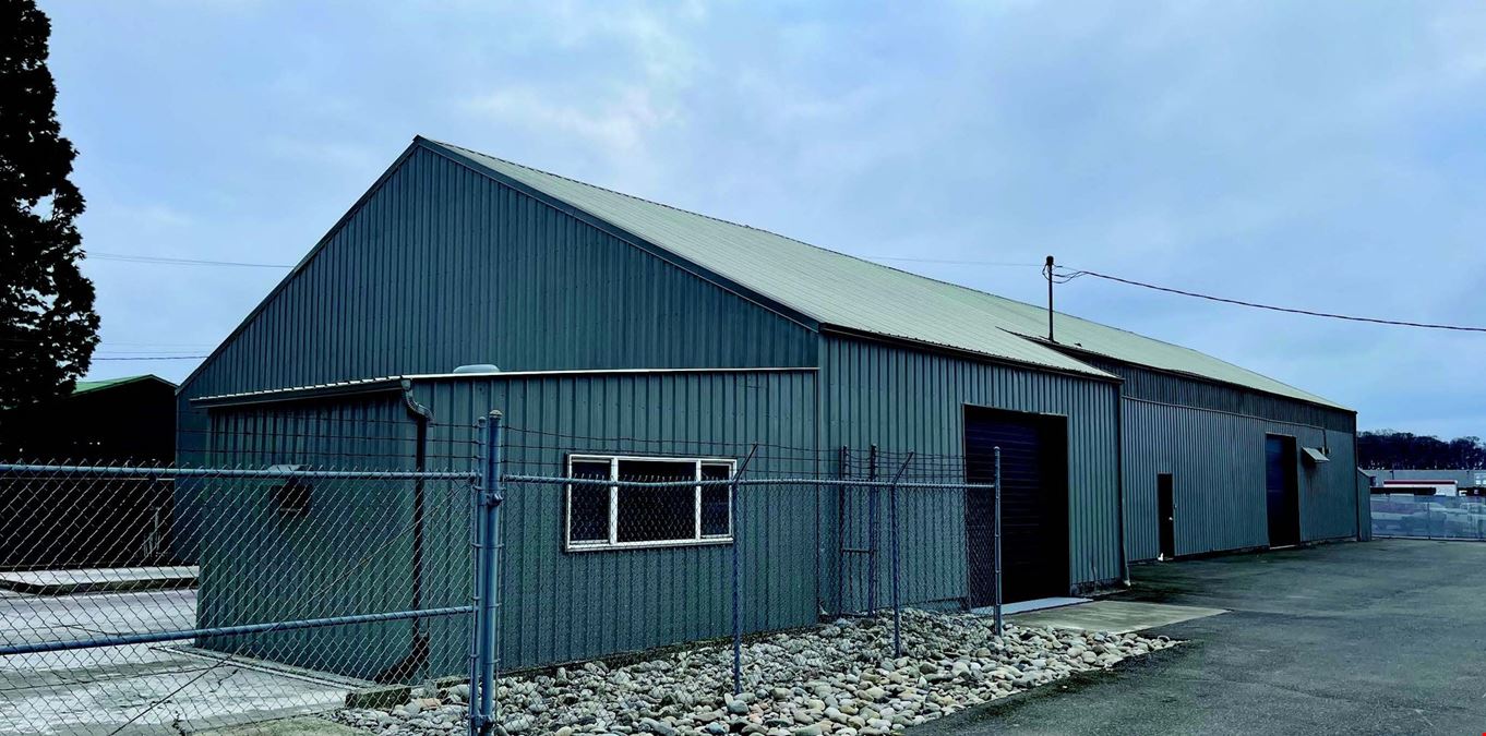 Large Industrial Warehouse w/Yard