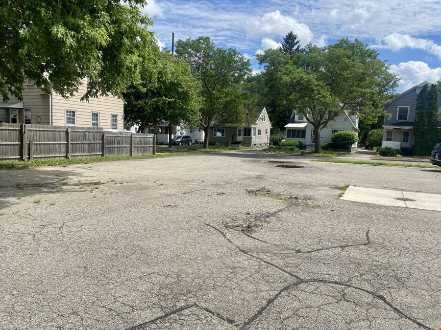 Former Bank - Hard Corner City of Lansing