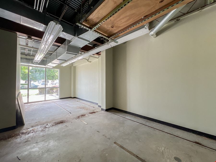 Street-level Retail Suite Fronting Popular Veterans Blvd
