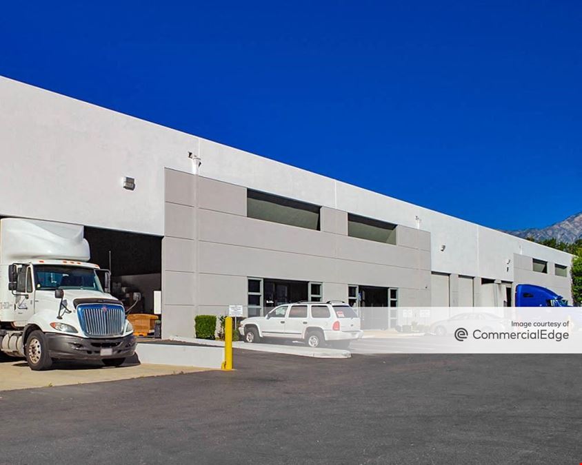 Arrow Commerce Center