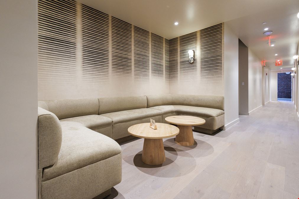 Blue Panda Office Spaces - Broadway Outpost