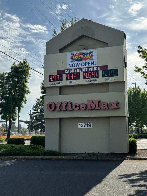 Prime Retail Space in Cascade Marketplace