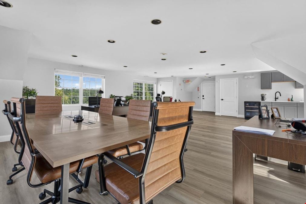 PRIME ROUTE 3A OFFICE SPACE AND OPTIONAL GARAGE BAYS | HOOKSETT, NH