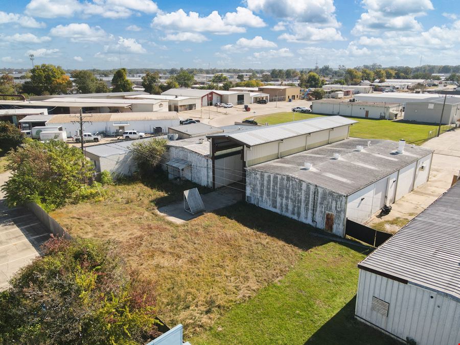 Office / Warehouse With Canopy Near Airline Hwy