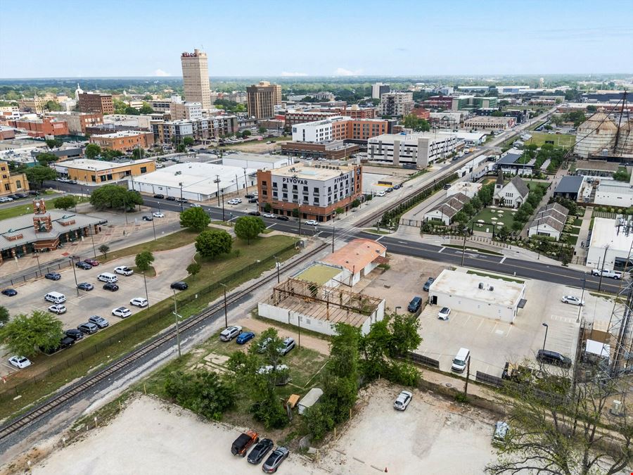 Silo-Adjacent Retail/Development Property