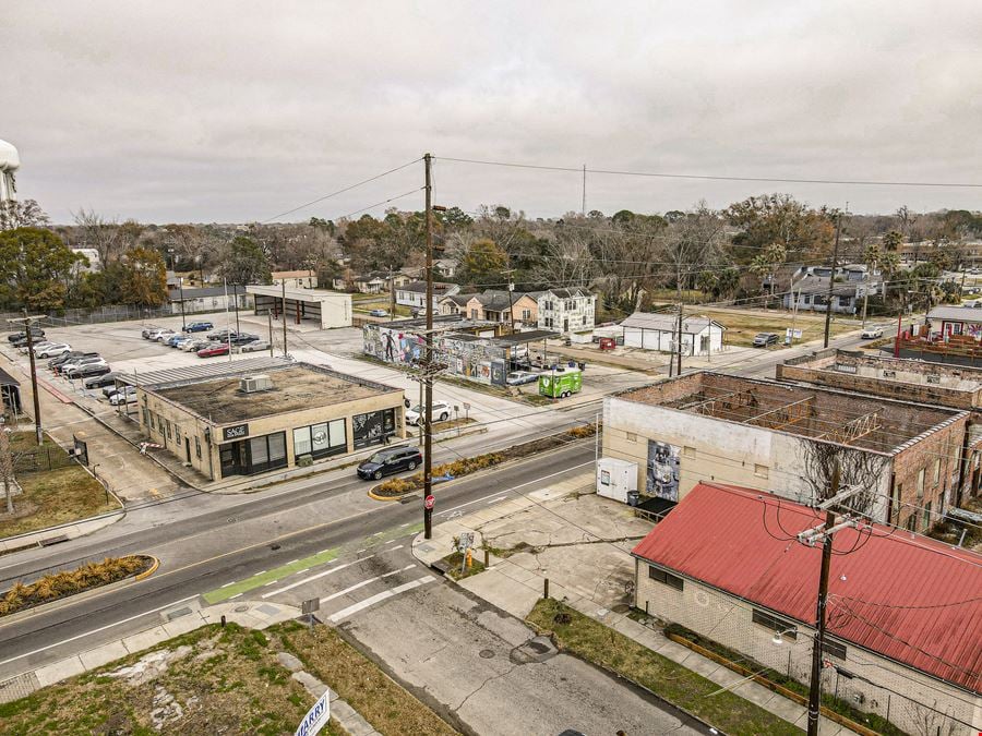 Freestanding Mid-City Retail / Office next to Electric Depot