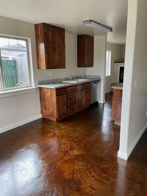 2450 Newburg Ct
