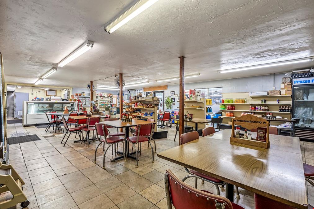Convenience Store in Naples, TX for Sale