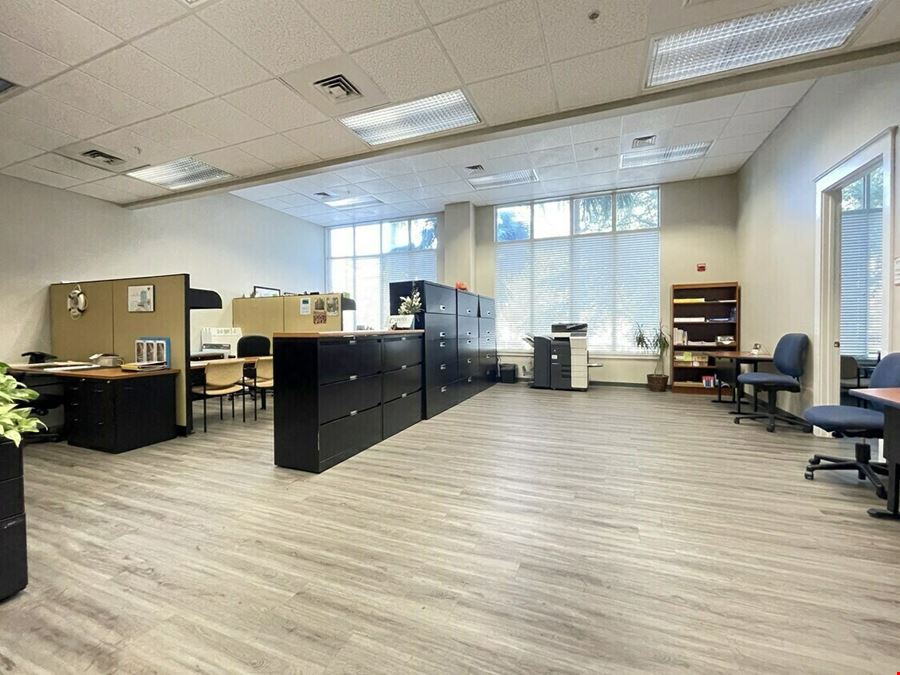 300 E University Ave, Ste 100