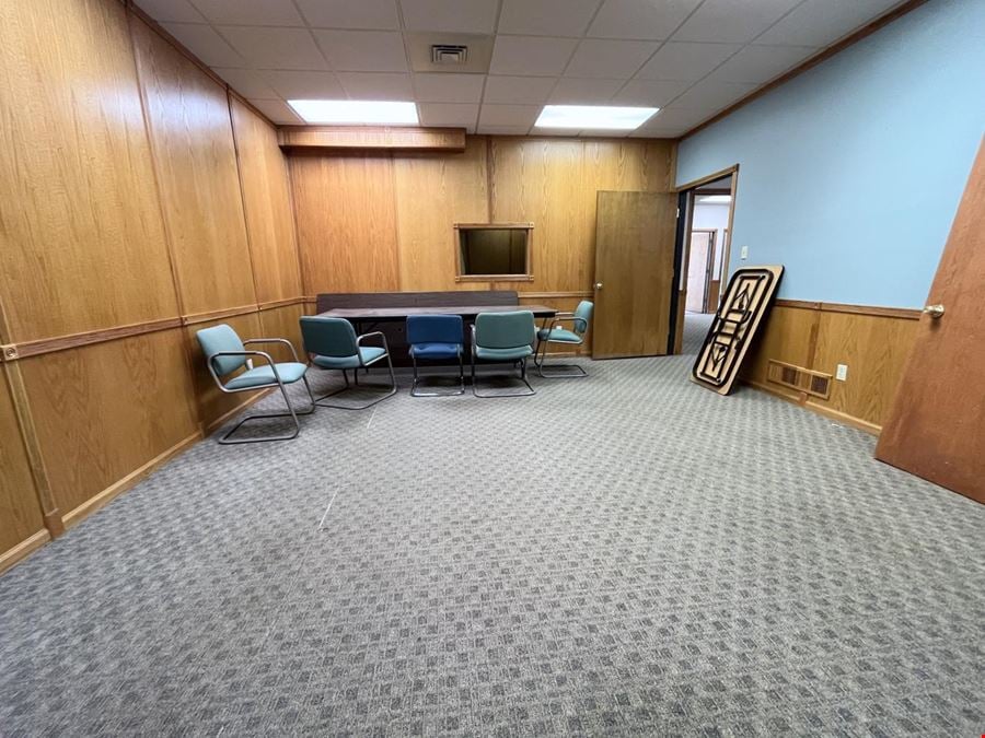 2001 W Willow Knolls Drive