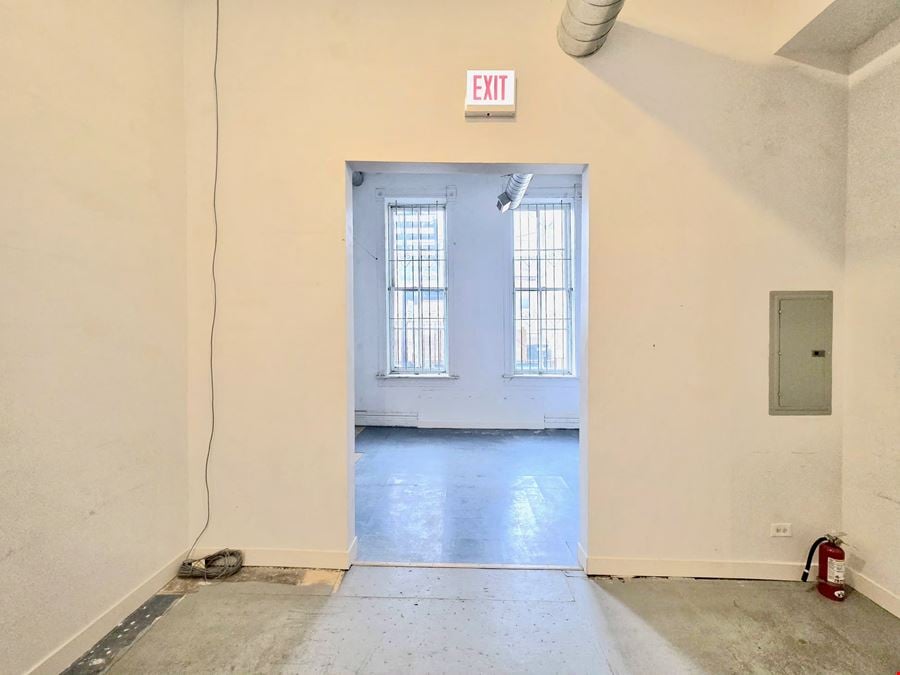 1102 W 18th St, Chicago, IL