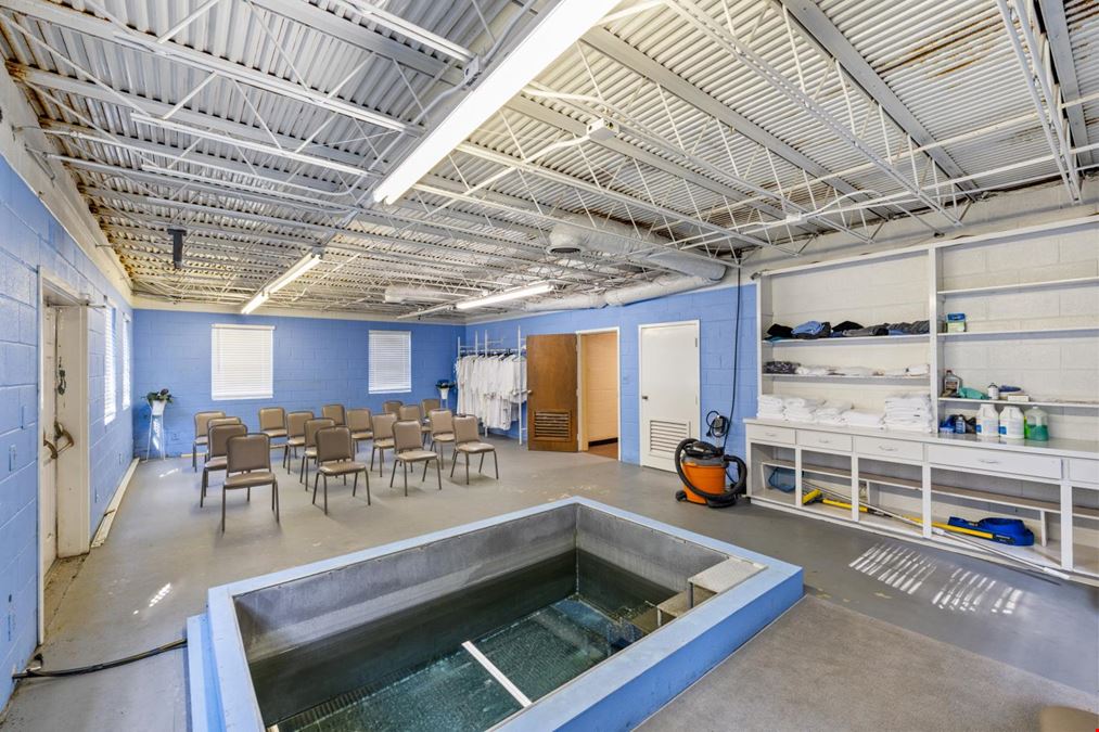 Church Buildings / 5.51-Acre Opportunity For Sale