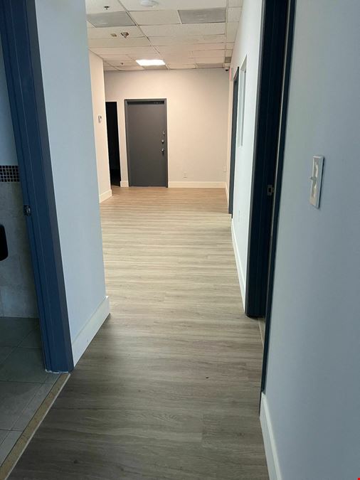 Miami Airport Center - Corner Office/Warehouse for Lease