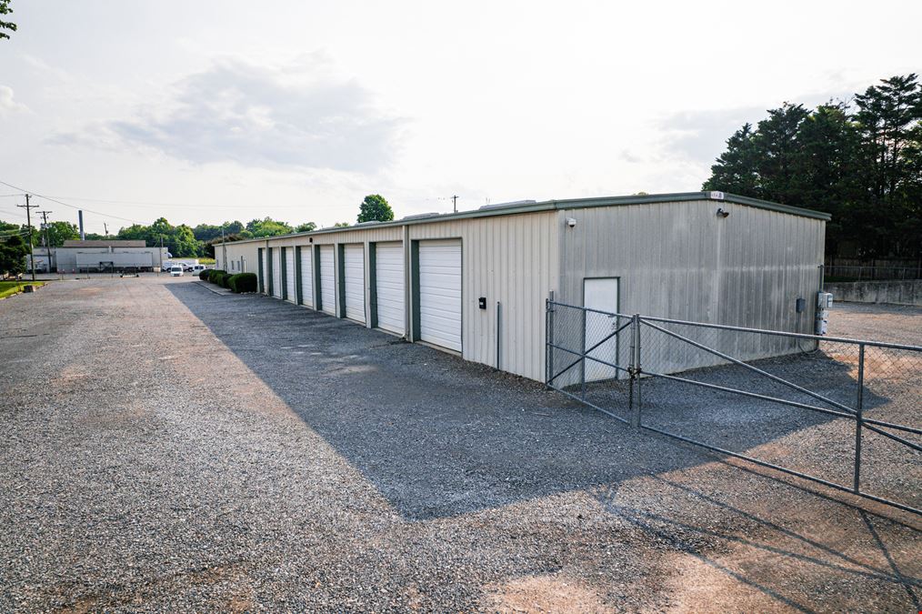 5,700 SF Industrial with Ample Outdoor Storage