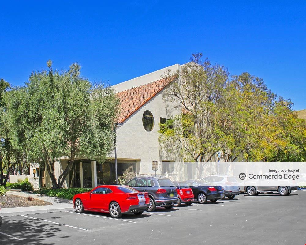 Mission Hills Plaza
