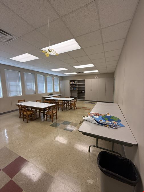 Move-In Ready ±6,400 SF Educational Facility + Playground | Broadmoor Presbyterian Campus, Shreveport