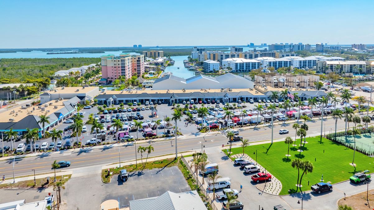 Santini Marina Plaza