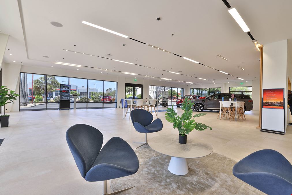 3230 Auto Plaza