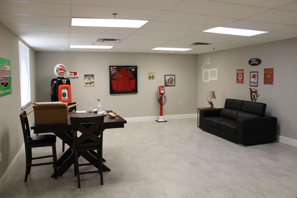 2,400 SF Flex Condo For Sale in Fort Myers