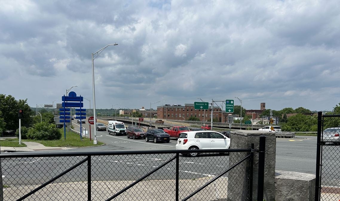 HOOSICK & EIGHT STREETS