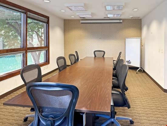 Regus - Dobson