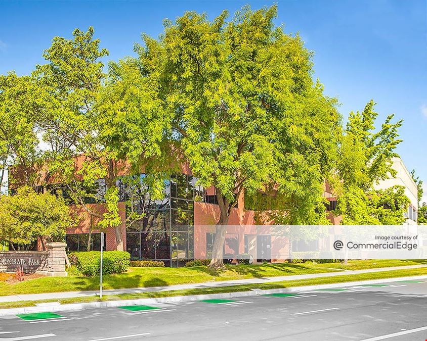 Bernal Corporate Park - Koll Center