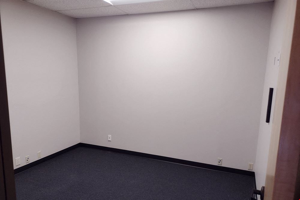 Workstyle Flexible Spaces - 4243 E Piedras Dr