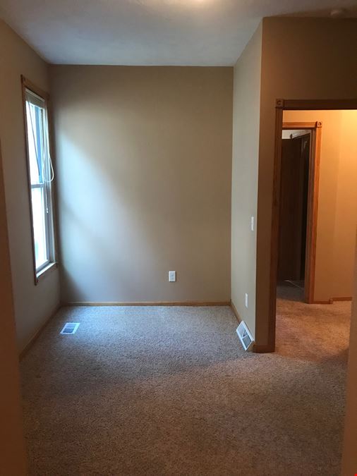 717 W 16th St, Sioux Falls, SD