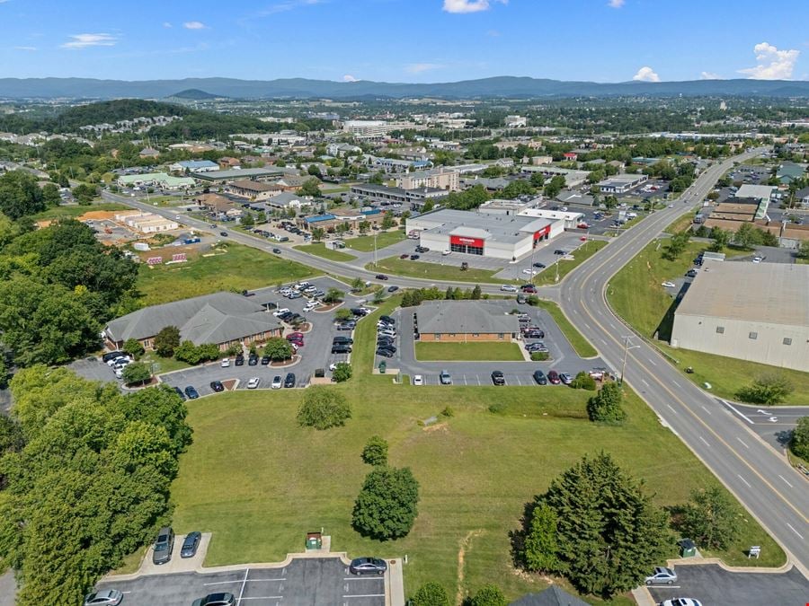 PRIME 1.27 ACRE B2C ZONED COMMERCIAL LOT