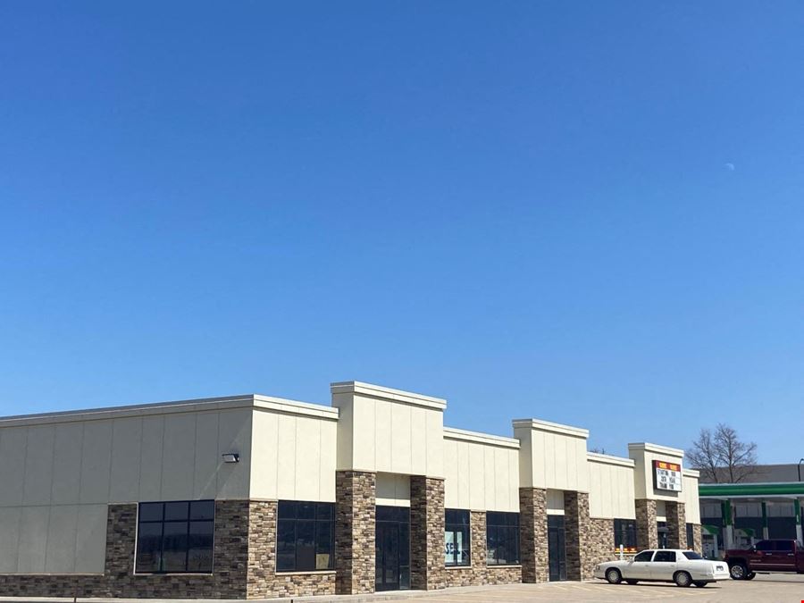 243 12th Avenue, East Moline, IL 1,500