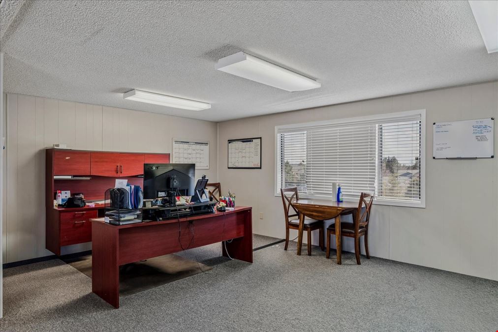 Multi-Tenant Office Building w Ample Parking