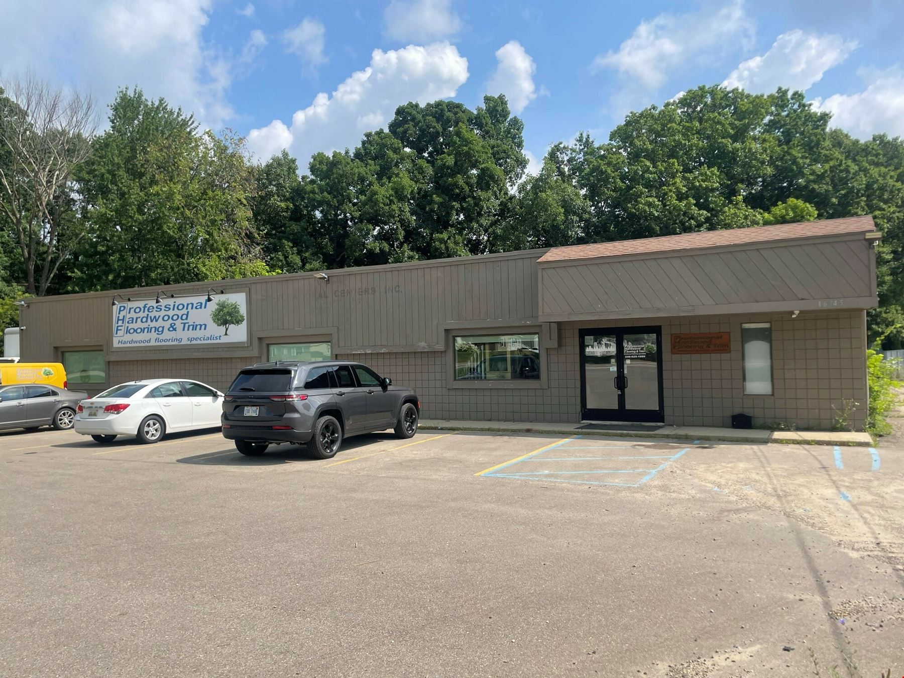 16745 Dixie Highway