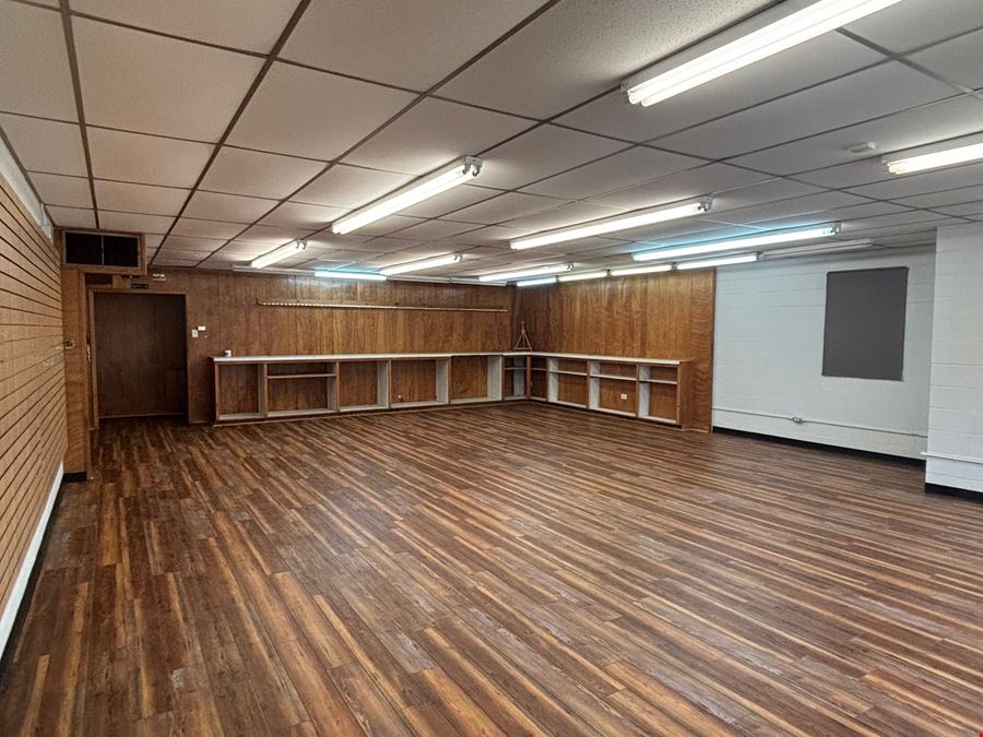 2,752 SF Service Retail Opportunity