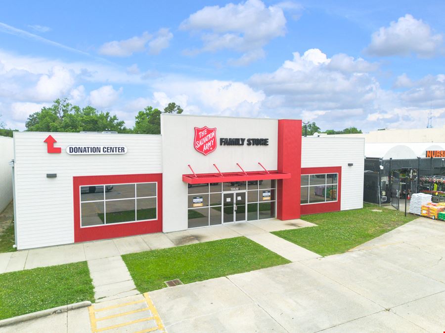 11,500 SF Retail Building with Dock-High Loading near Coursey / Airline