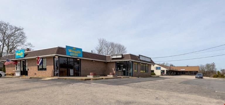 Strip Plaza | Premier Commercial Property in Coastal Narragansett