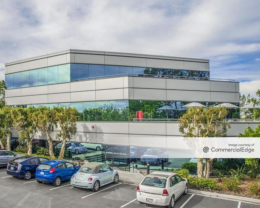 Carlsbad Airport Plaza