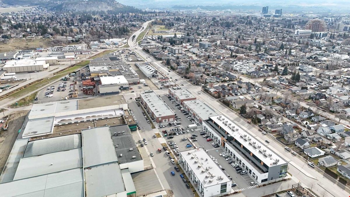 In-line industrial unit in the Clement Business Park with frontage along Vaughan Ave.